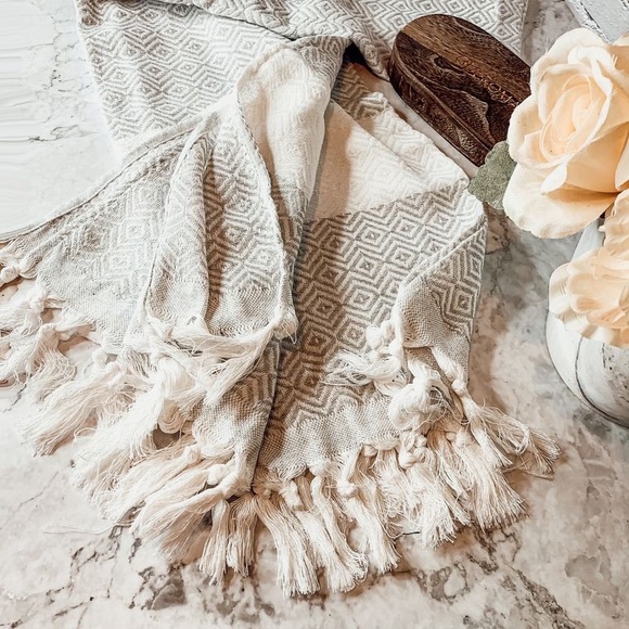 Peshtemal Towels Handmade Decorative Towels - Artisan Made | 2 different colors - Picture 3 of 4